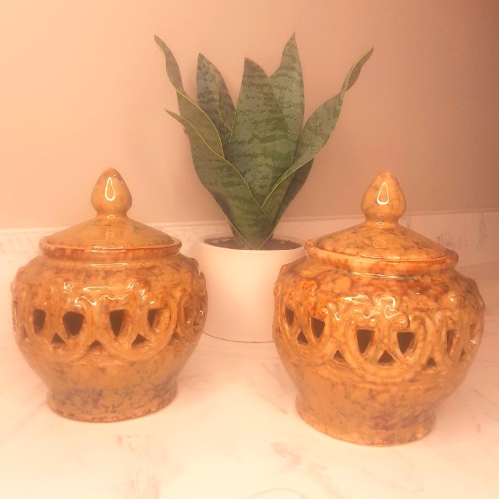 Decorative Pottery Jar with Lid